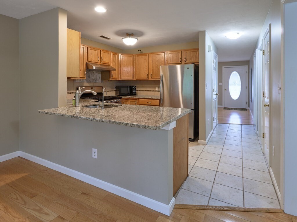 9 Angela Rose Ln, Worcester