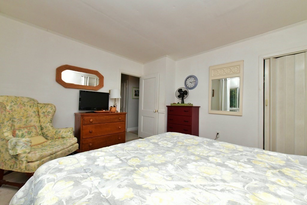208 Standish Rd, Sagamore Beach
