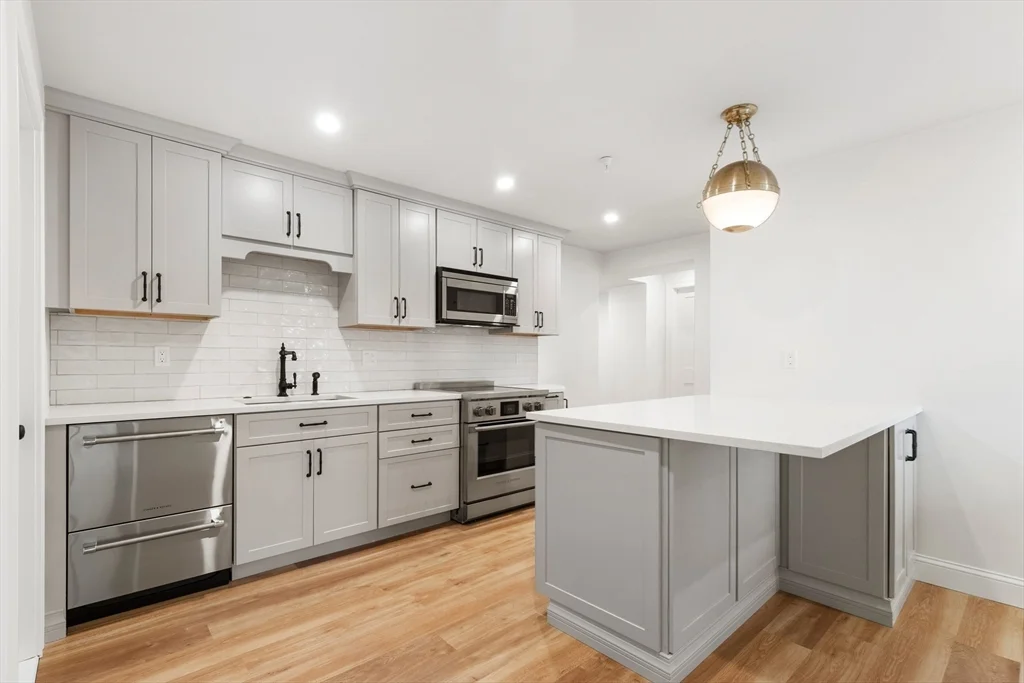 32 Beacon St, Gloucester