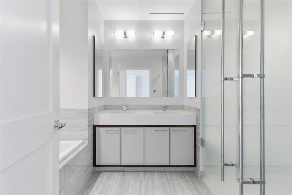 1 Dalton St, Back Bay