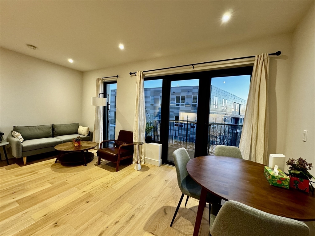 1 Nevins Hill Way, Brighton