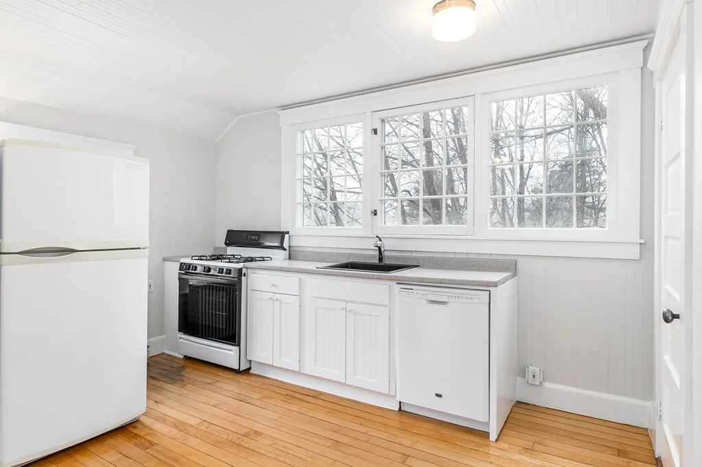 92 Farmers Row, Groton