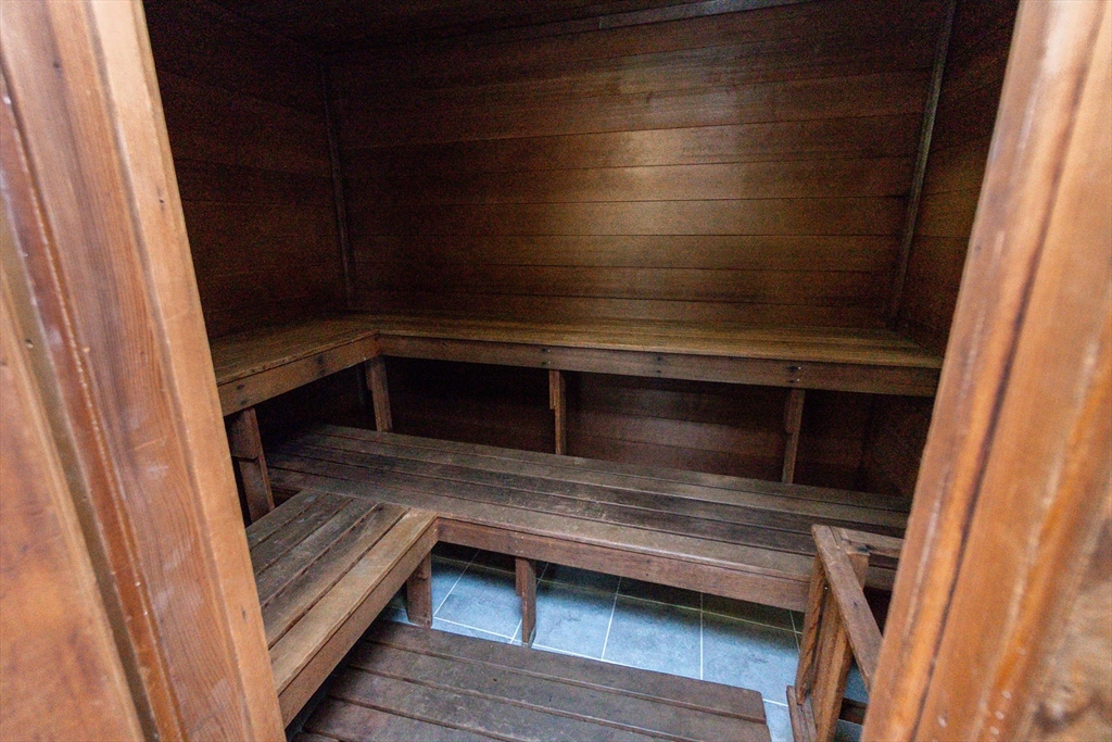 1933 Commonwealth Ave, Brighton