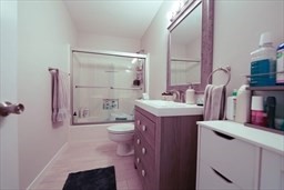 65 Bayberry Ln, Dartmouth