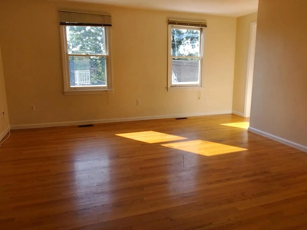 118 Montclair Ave, Waltham