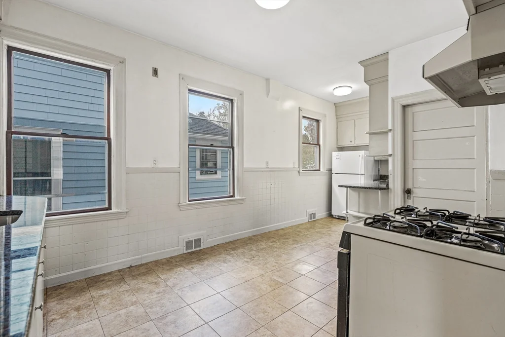 9 Marshall St, Medford