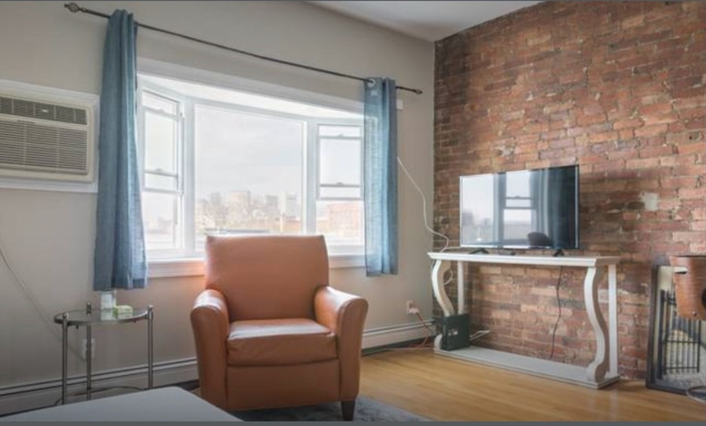 137-139A Dorchester St, South Boston's Dorchester Heights