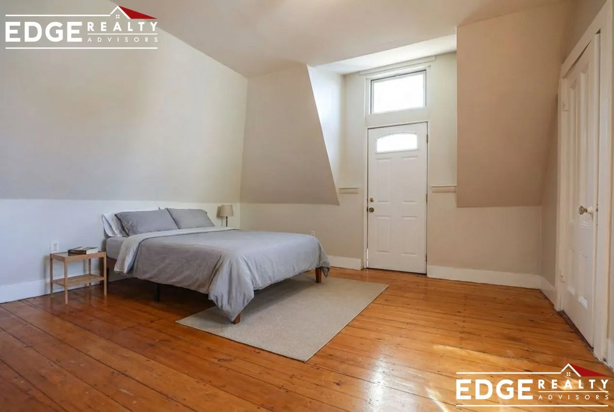 24 Murdock St, Oak Square