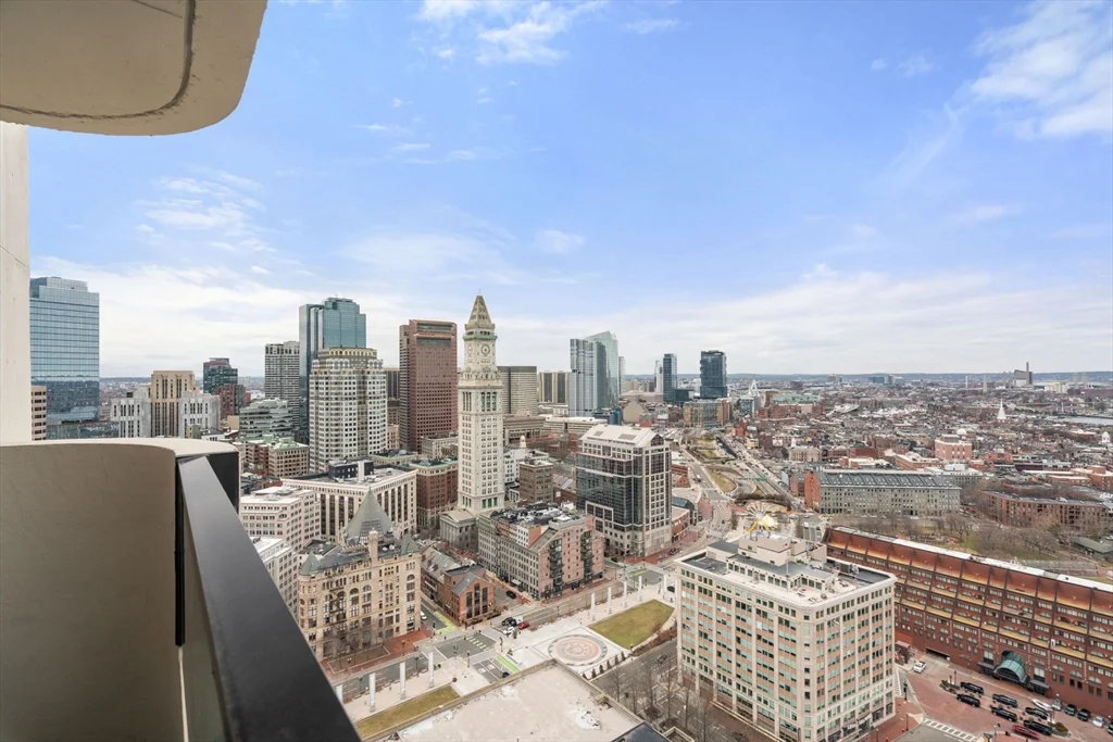 85 E India Row, Waterfront