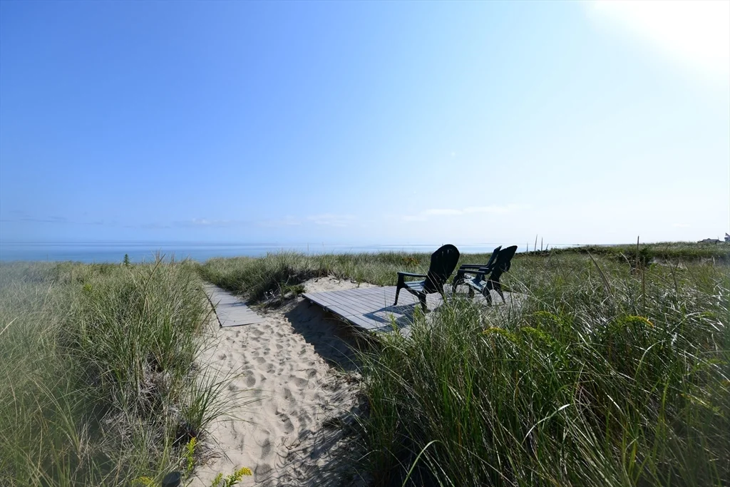 239 Phillips Rd, Sandwich