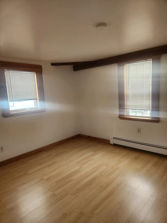 92 Main St, Hopkinton