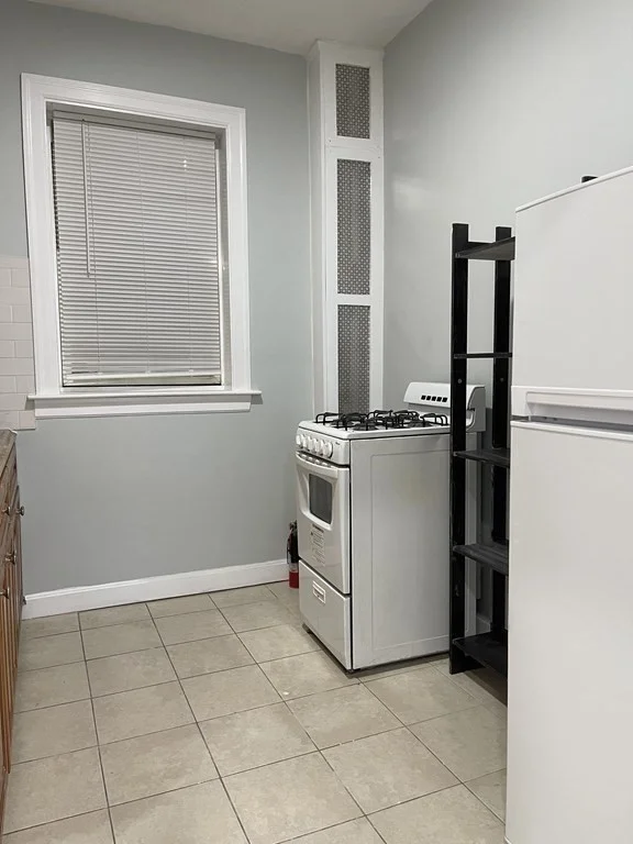 86 Glenville Ave, Allston