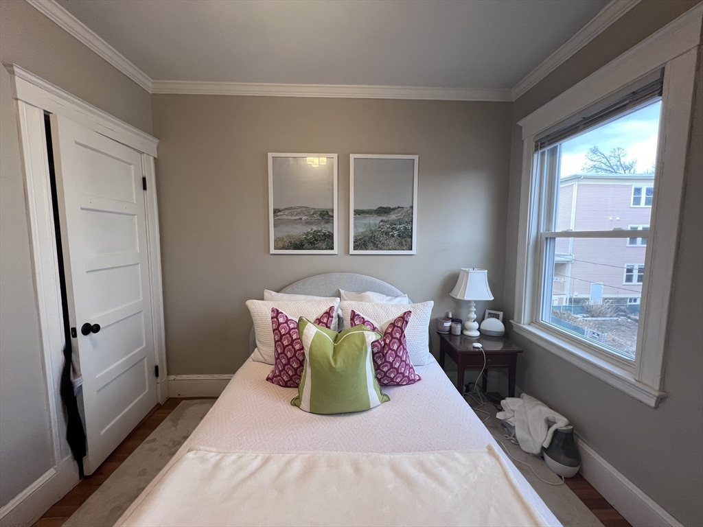 7 Roberts Rd, Harvard Square