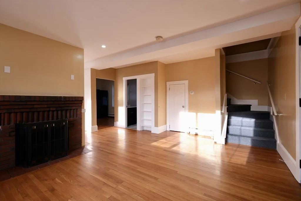 26 Cleveland St, Dedham