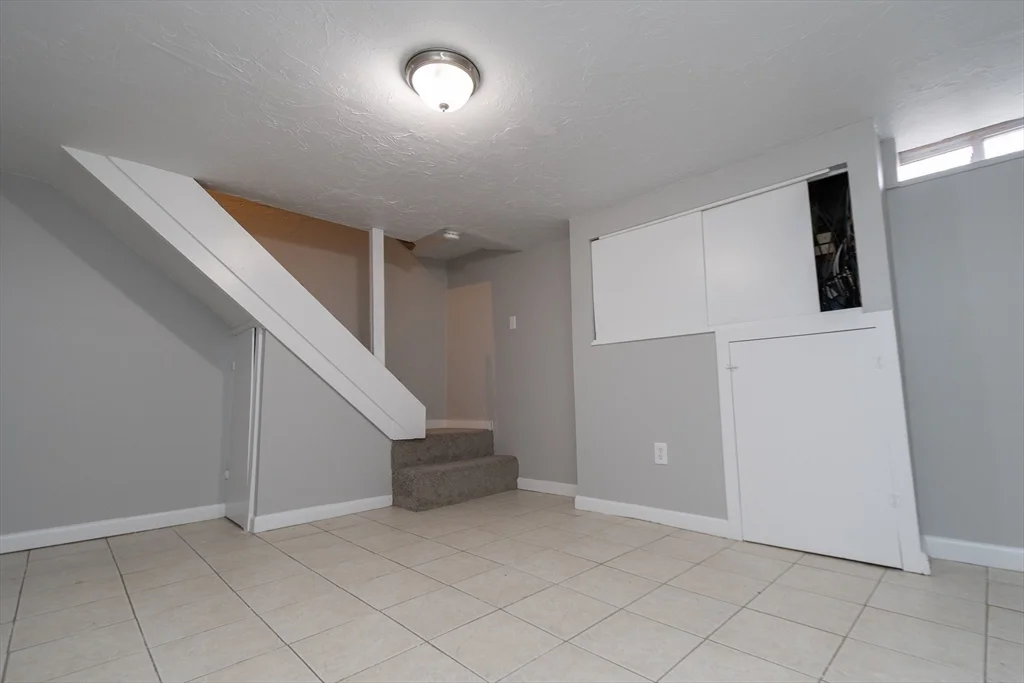 7 Central St, Hudson