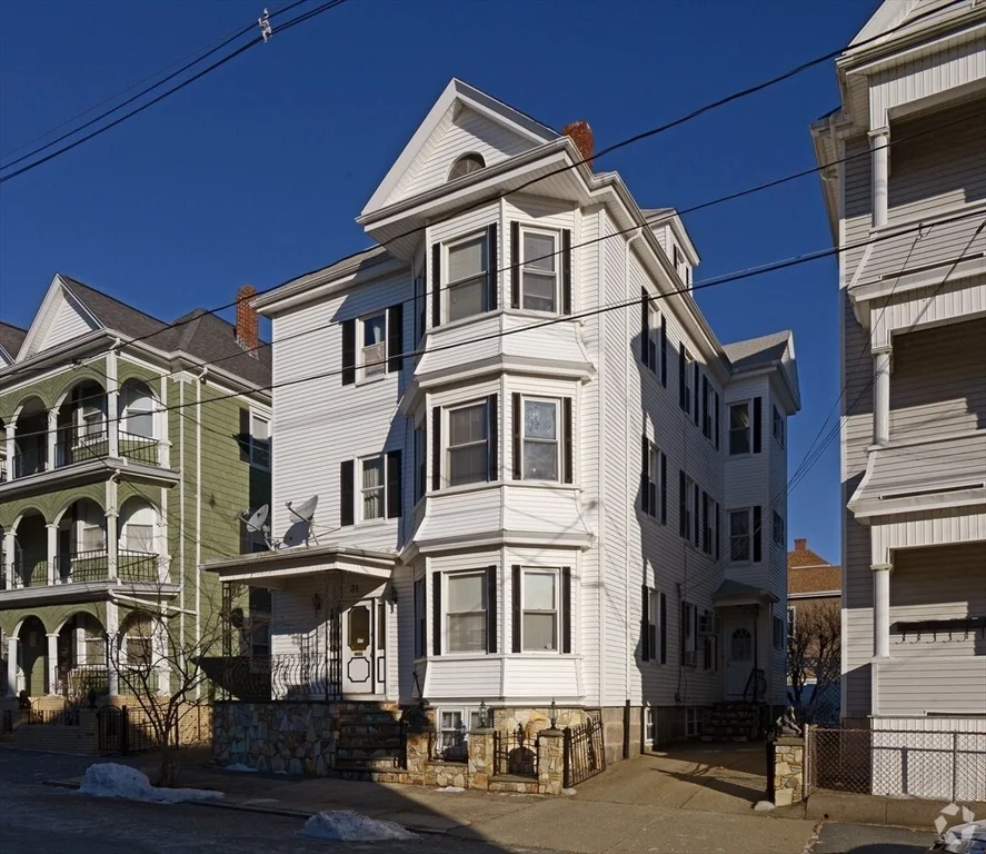 31 Sidney St, New Bedford