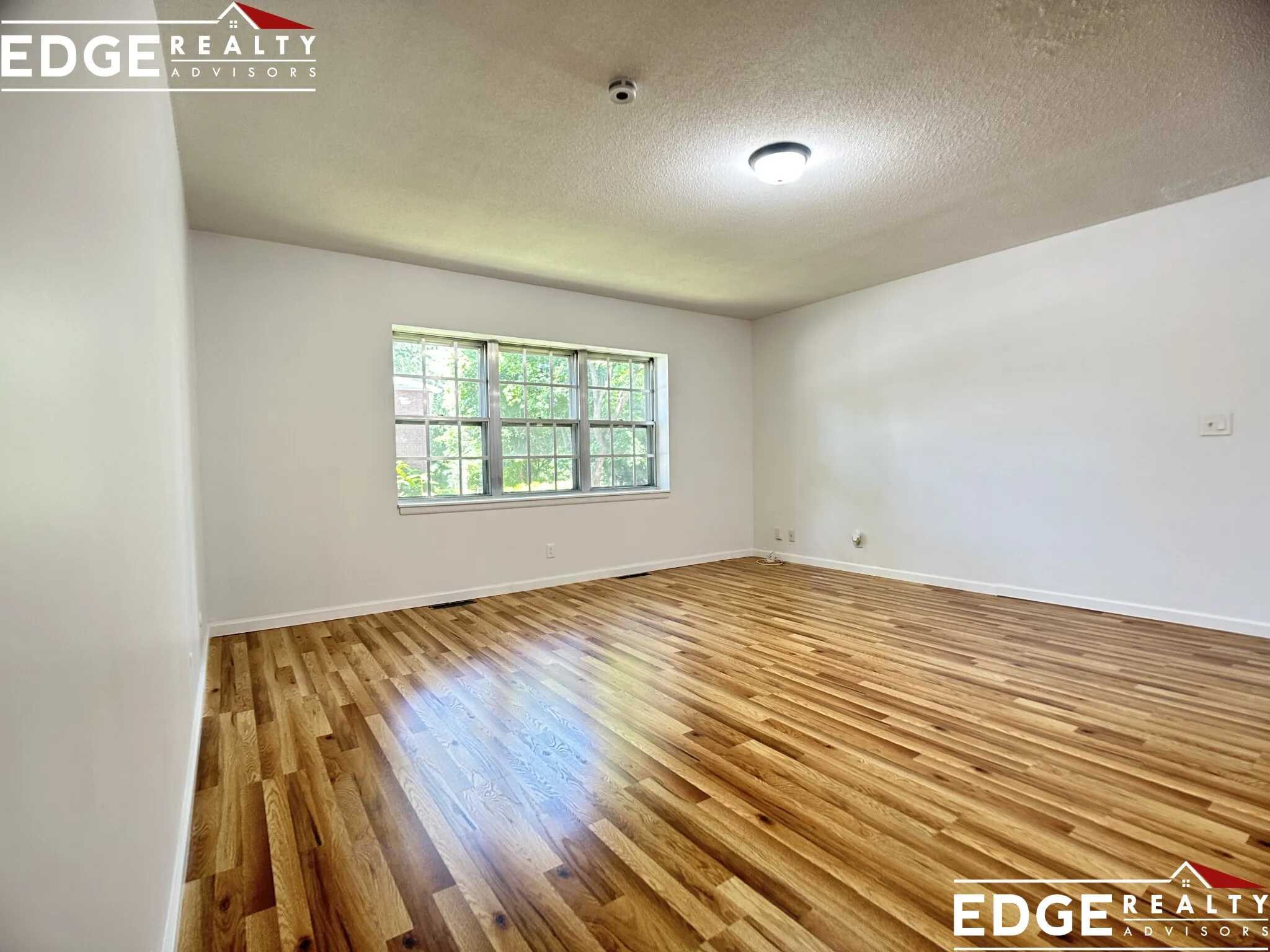 100 Lake Shore Rd, Brighton