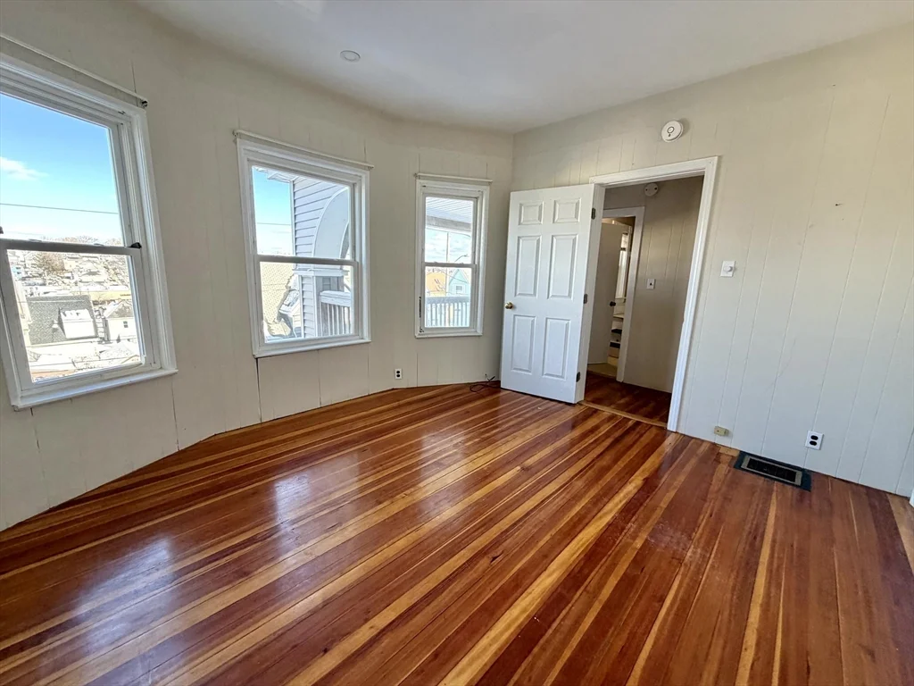 21 Oakland Ave, Everett