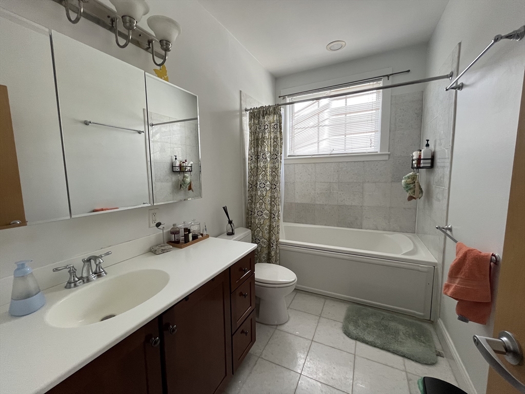 17 Ivaloo St, Ward Two