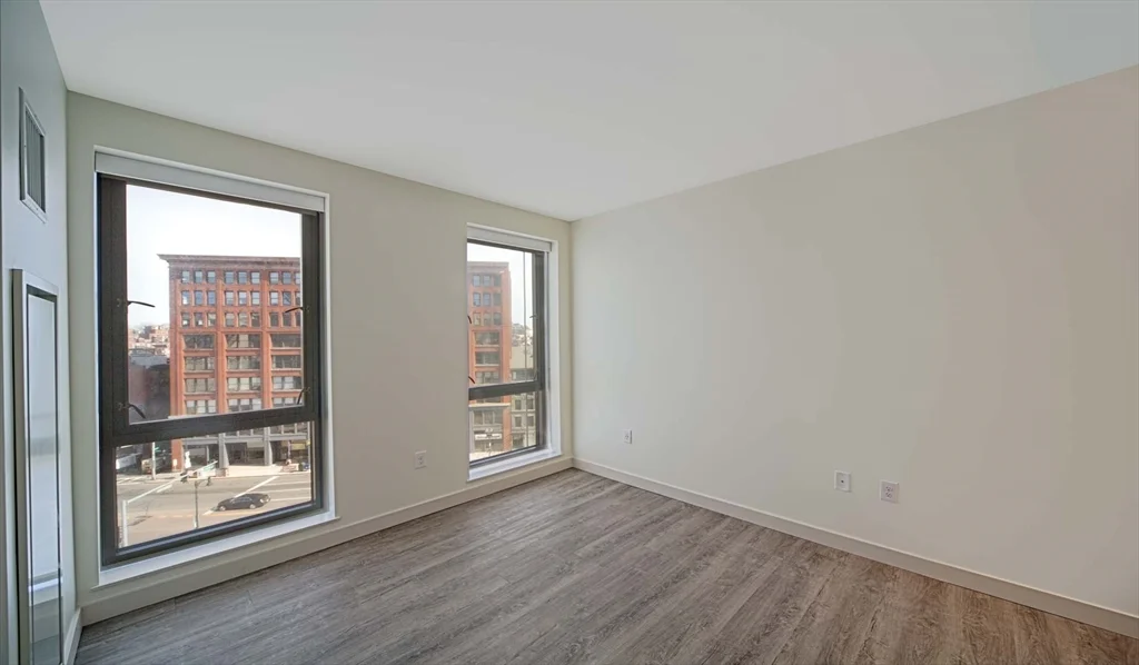 1 Canal St, North End