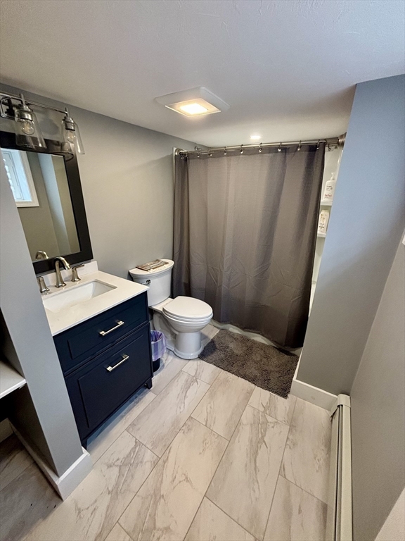 86 Manomet Ave, Hull