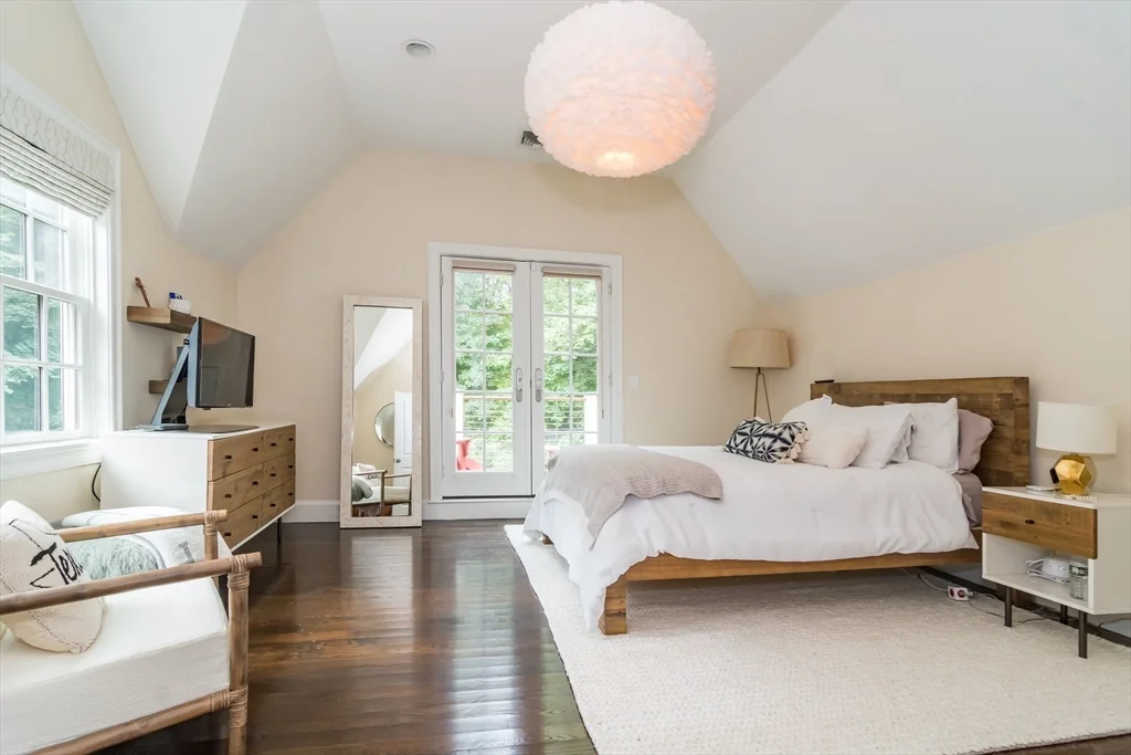 67 Whittier Rd, Wellesley