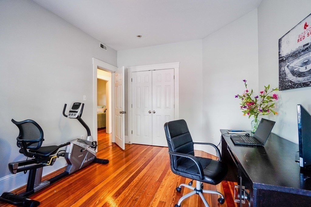 7 Treadway Rd, Dorchester