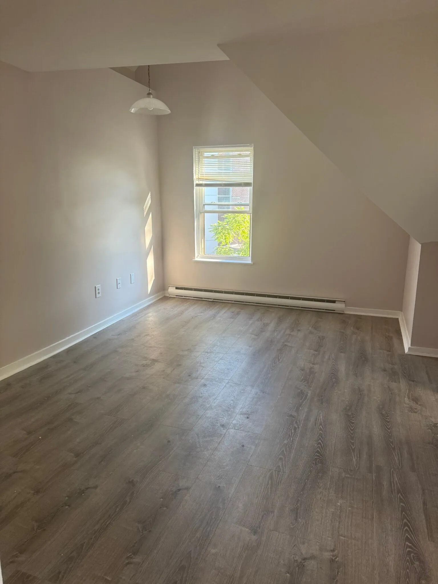 3 Sunderland St, Roxbury