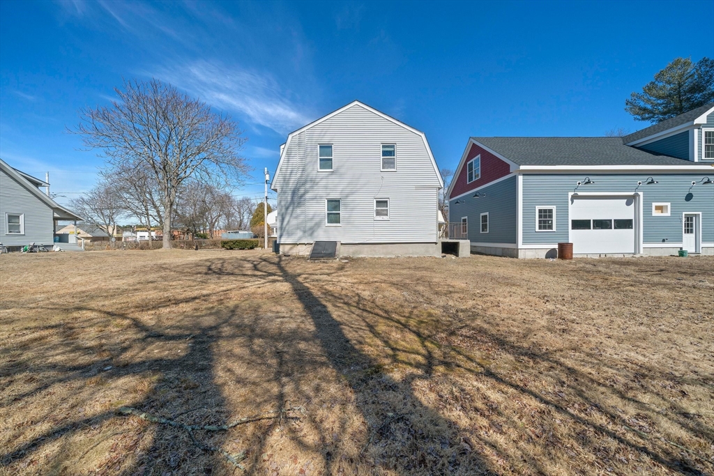 35 Phillips Ave, Stoughton