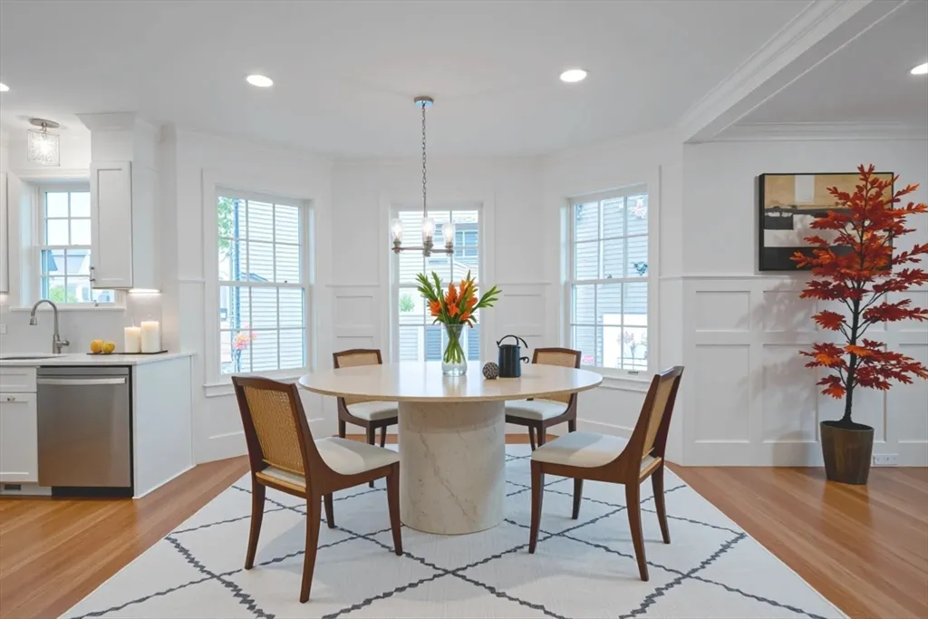 20 Sheridan Ave, Medford