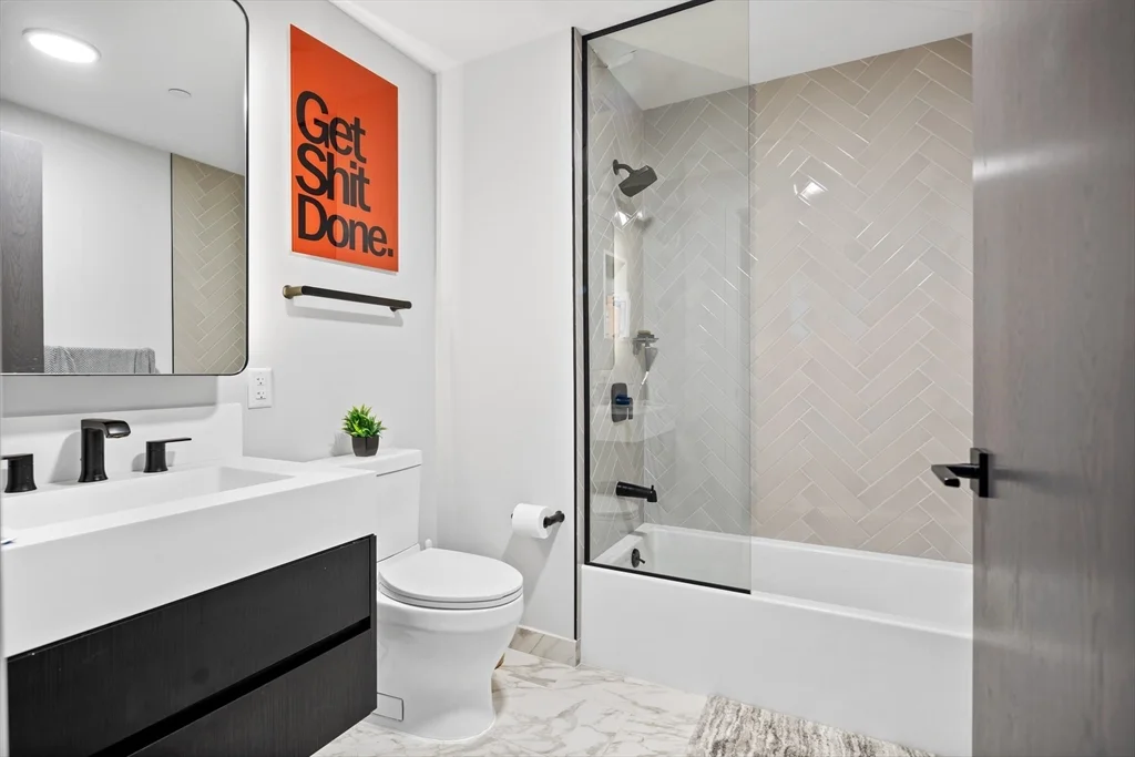 55 Lagrange, Downtown