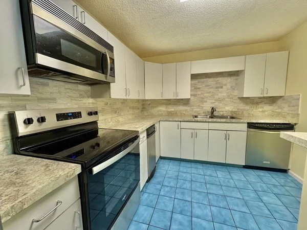 24 Corey St, Everett