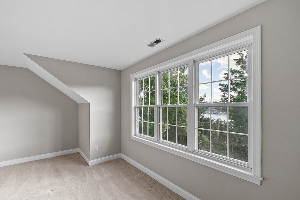 67 N Quinsigamond Ave, Shrewsbury