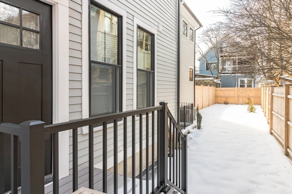 20 Fairmont St, Cambridgeport