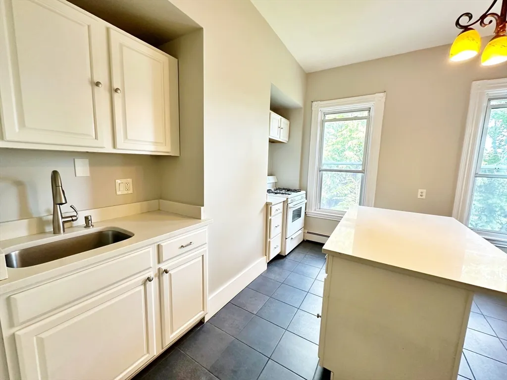 466 Sumner St, East Boston