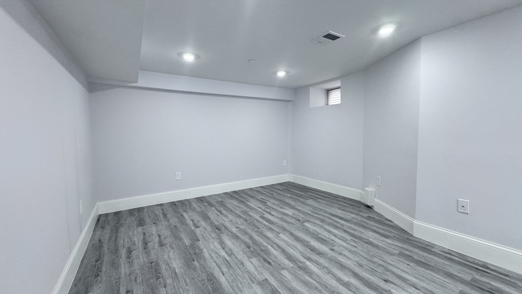 27-29 Aberdeen Rd, Somerville