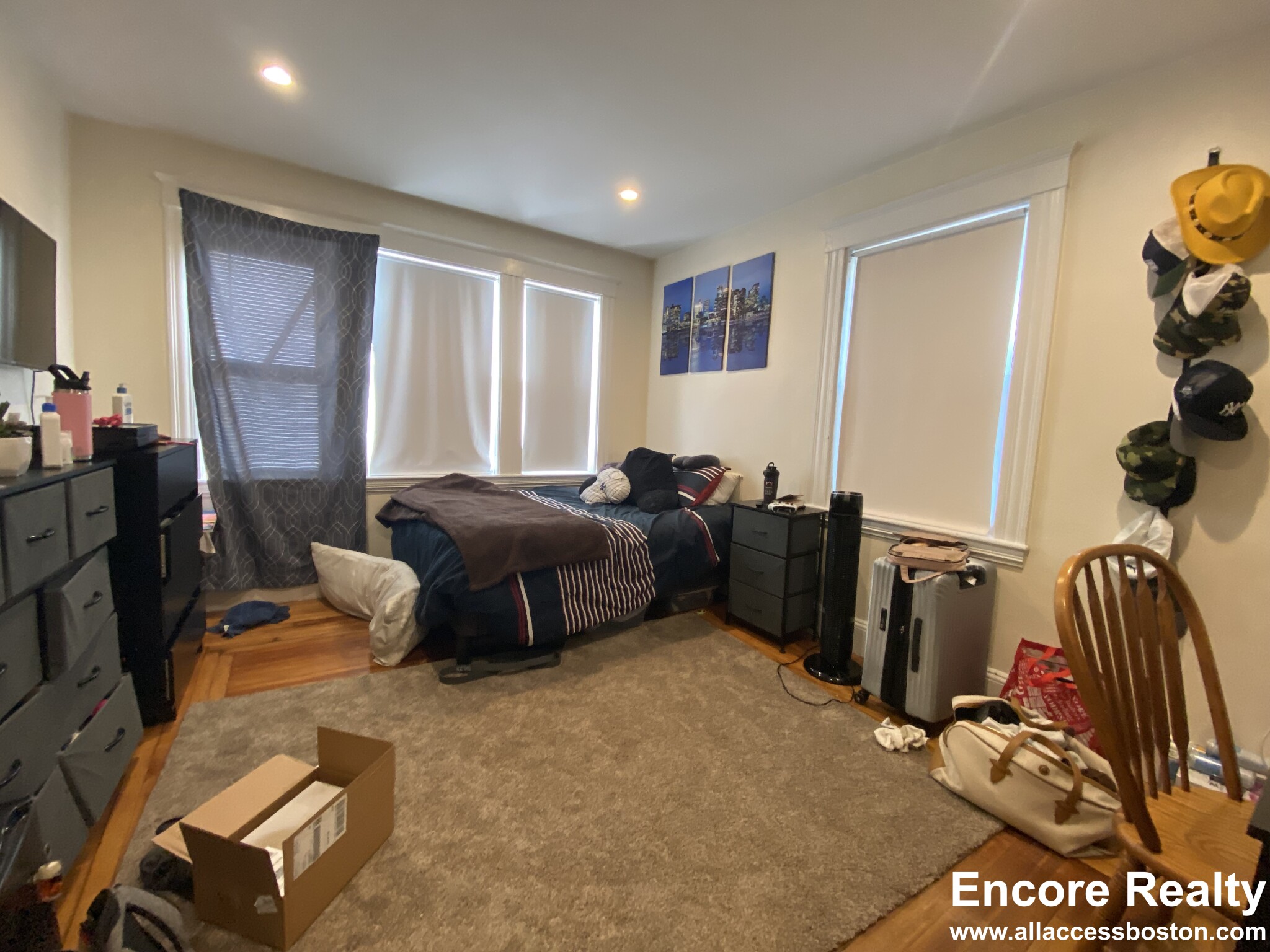 8 Sawyer Ter, Allston