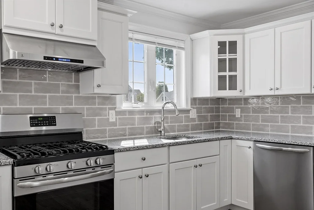 27 Mill St, Quincy
