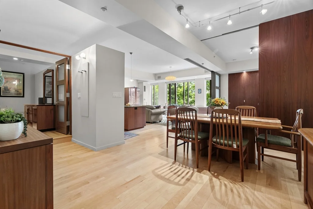 1313 Washington St, South End