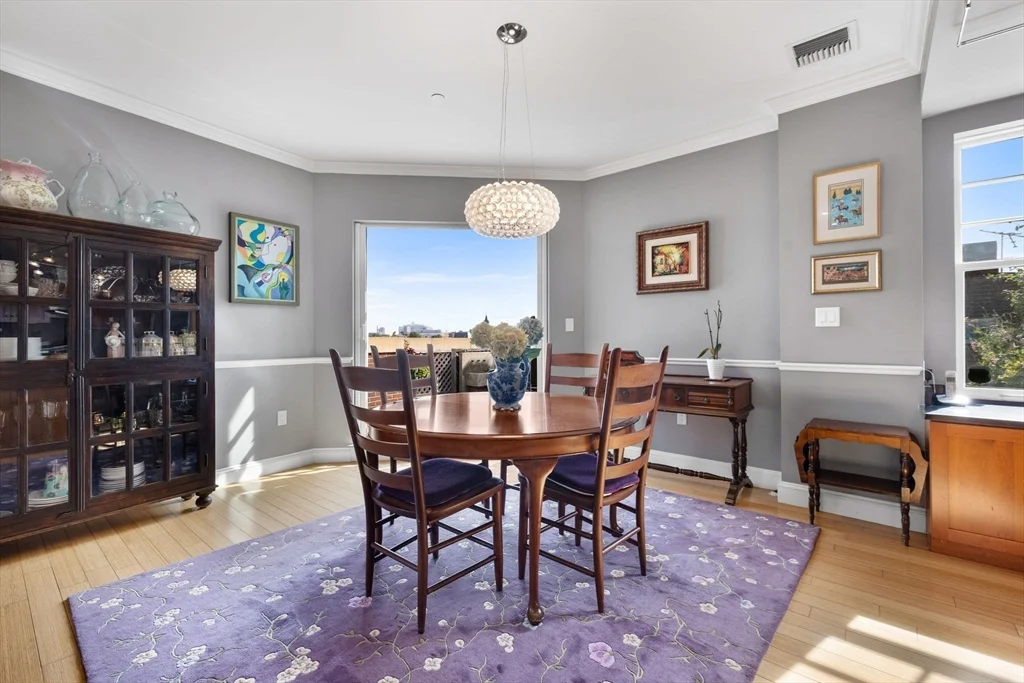 10 Vernon, Coolidge Corner