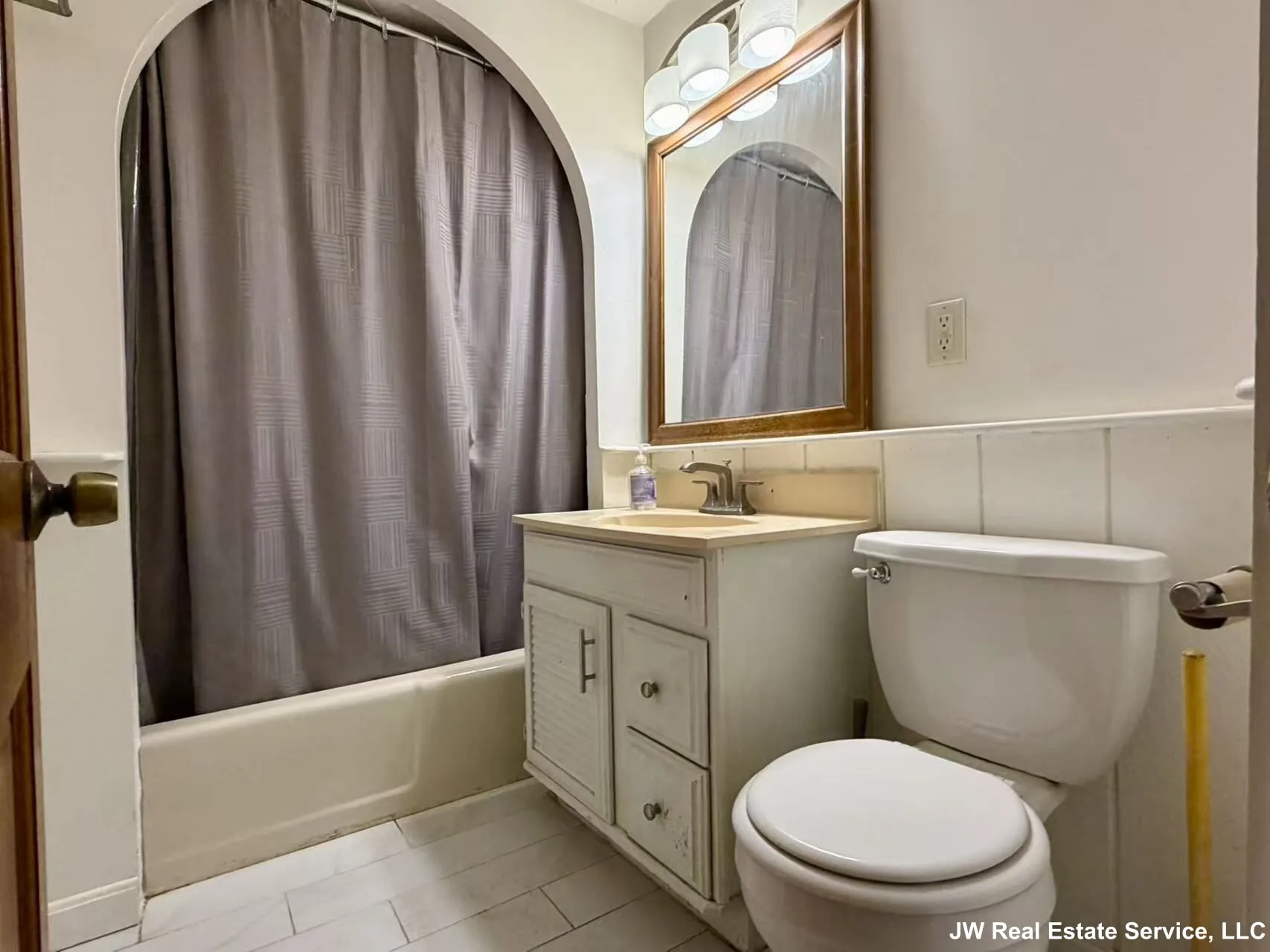 24 Arden St, Allston