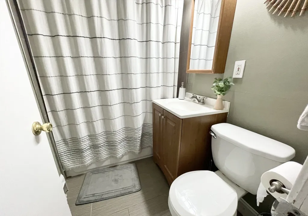 386 East 8th St, South Boston