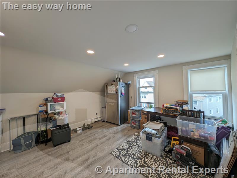 489 Main St, Magoun Square