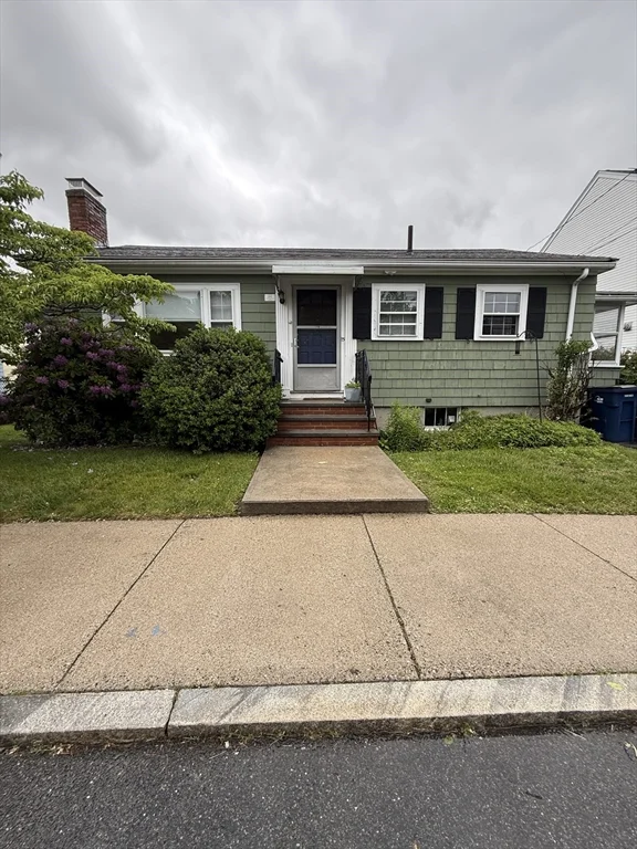 15 Swan St, West Roxbury