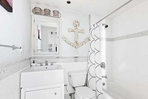 320 West 2nd St, South Boston