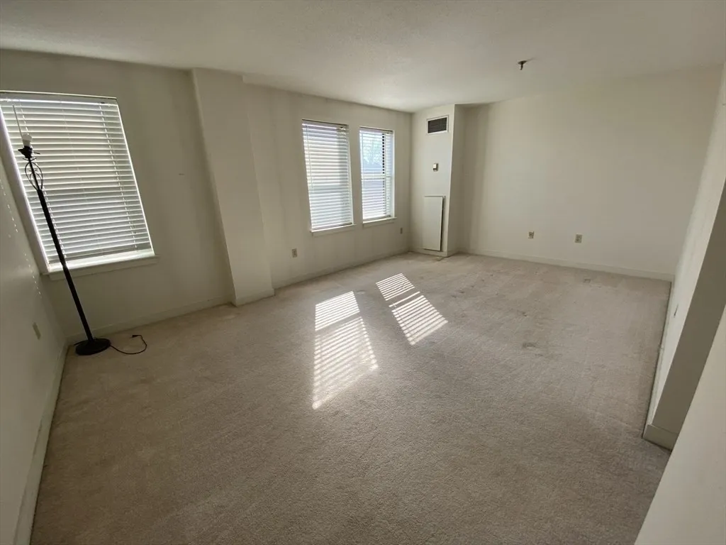 269 Cambridge Rd, Woburn