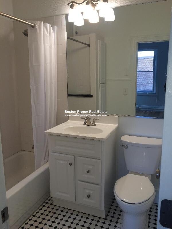 64 Hemenway St, Fenway