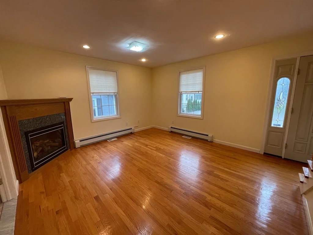 72 Cedar Rd N, Medford