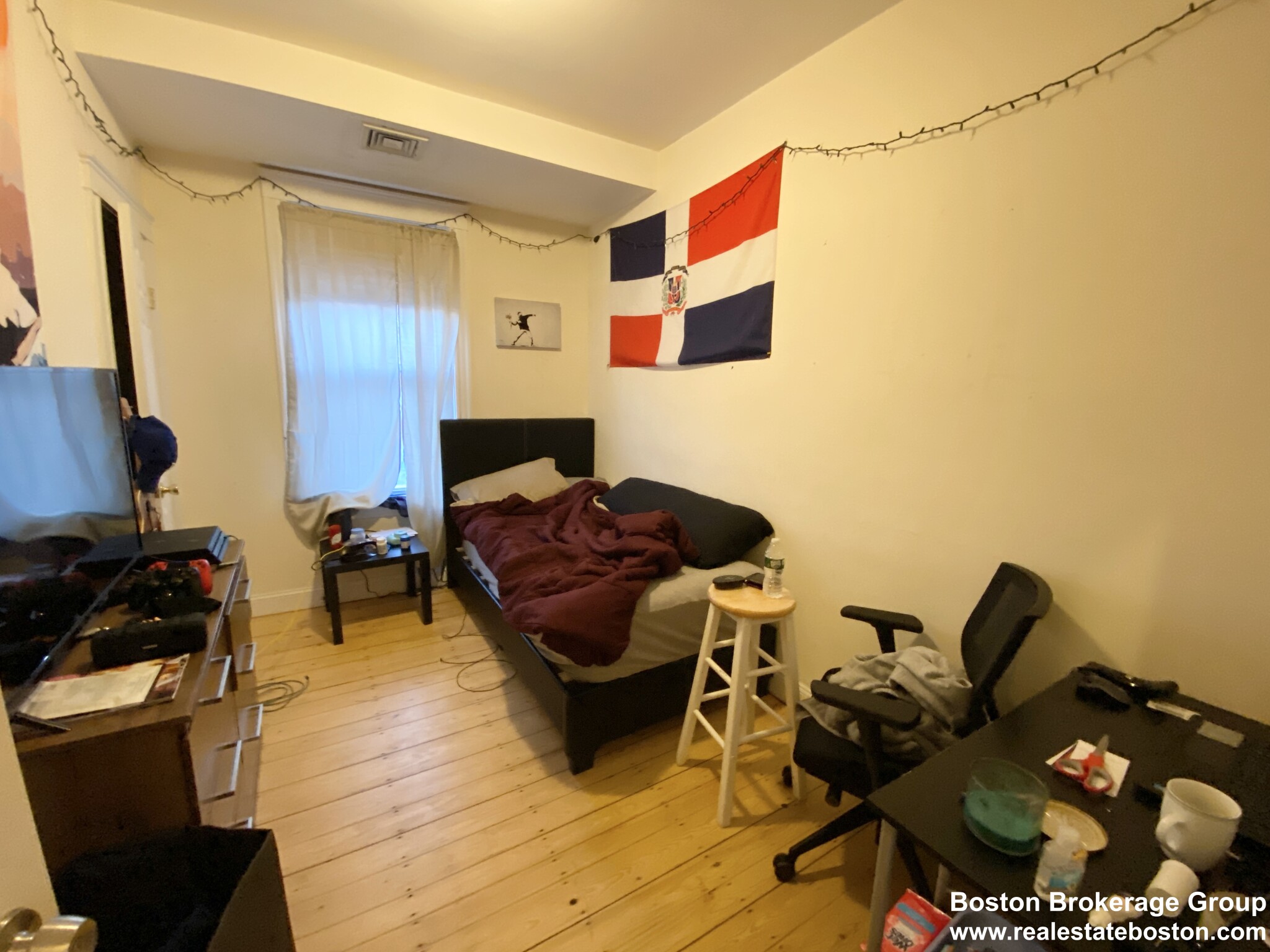 37 Hillside St, Mission Hill