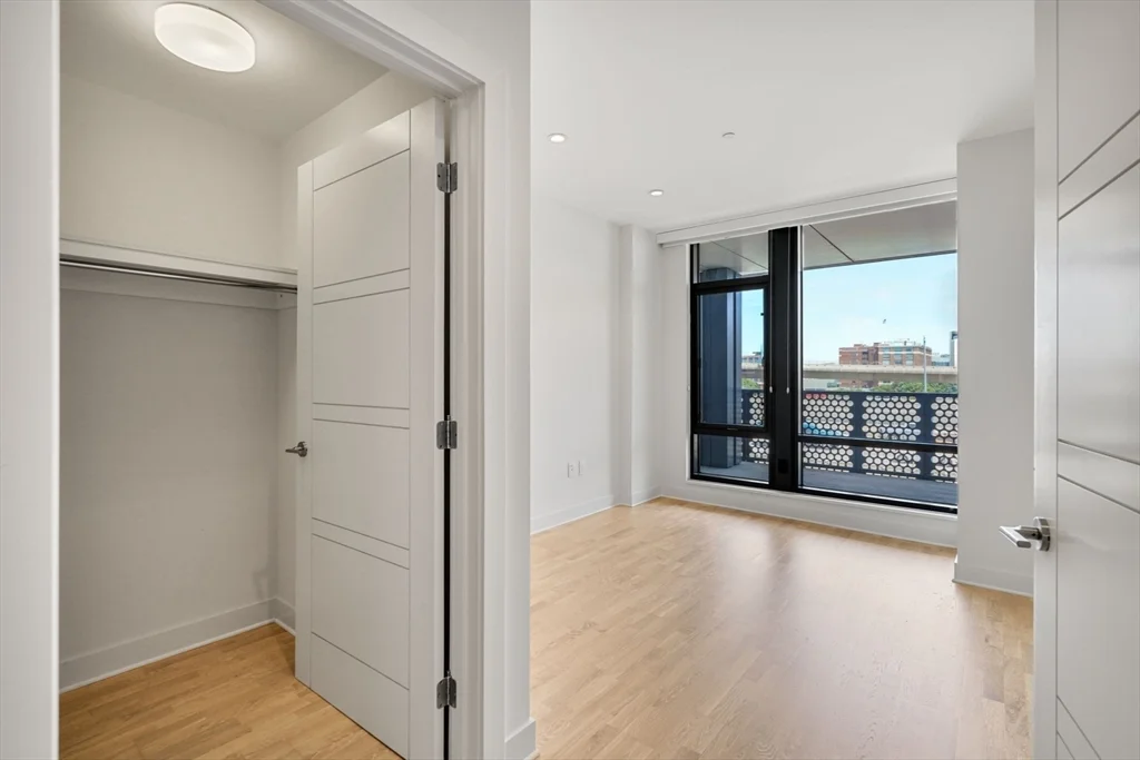40 Traveler St, South End